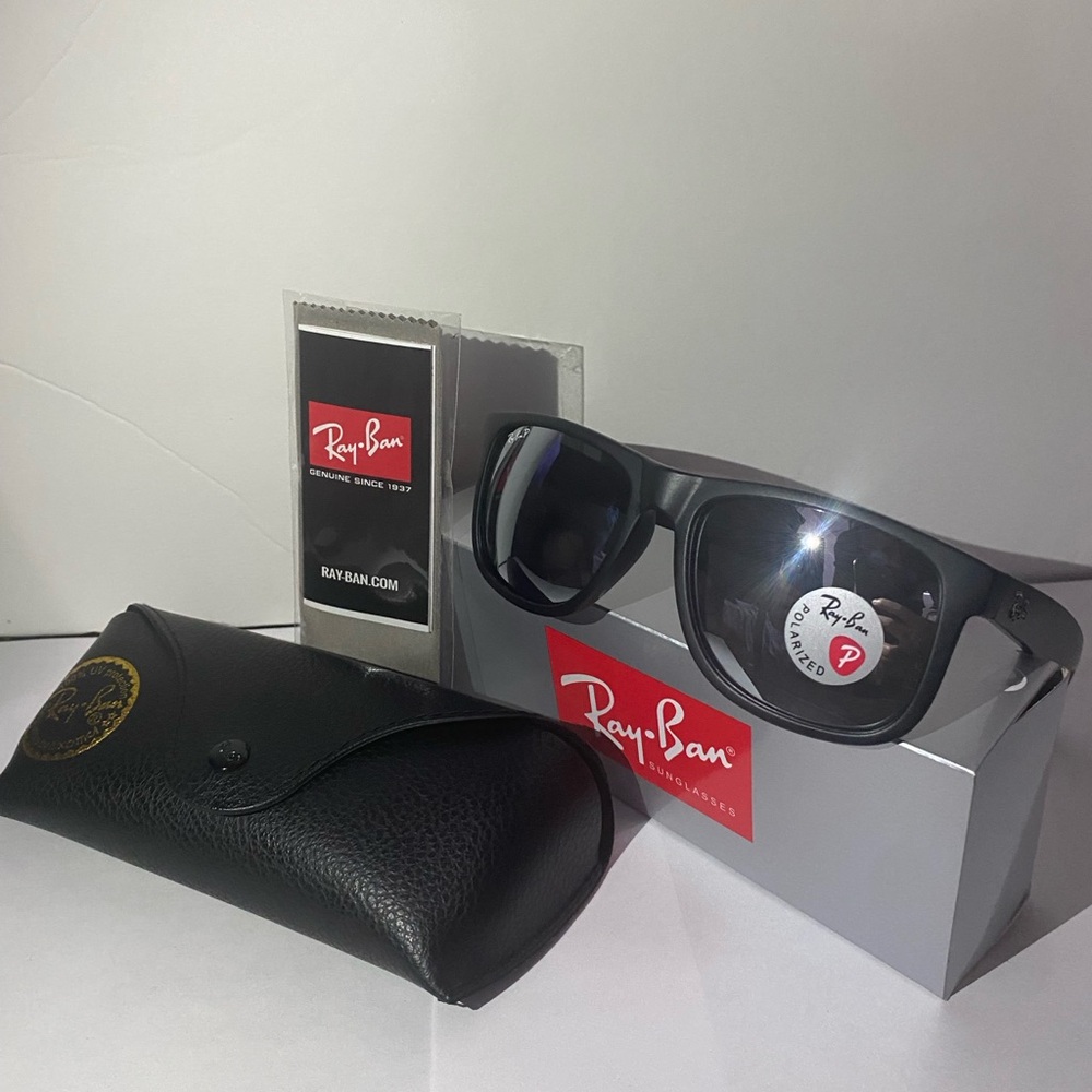 Ray-Ban Justin RB4165 622/6G 51-16 gray sunglasses